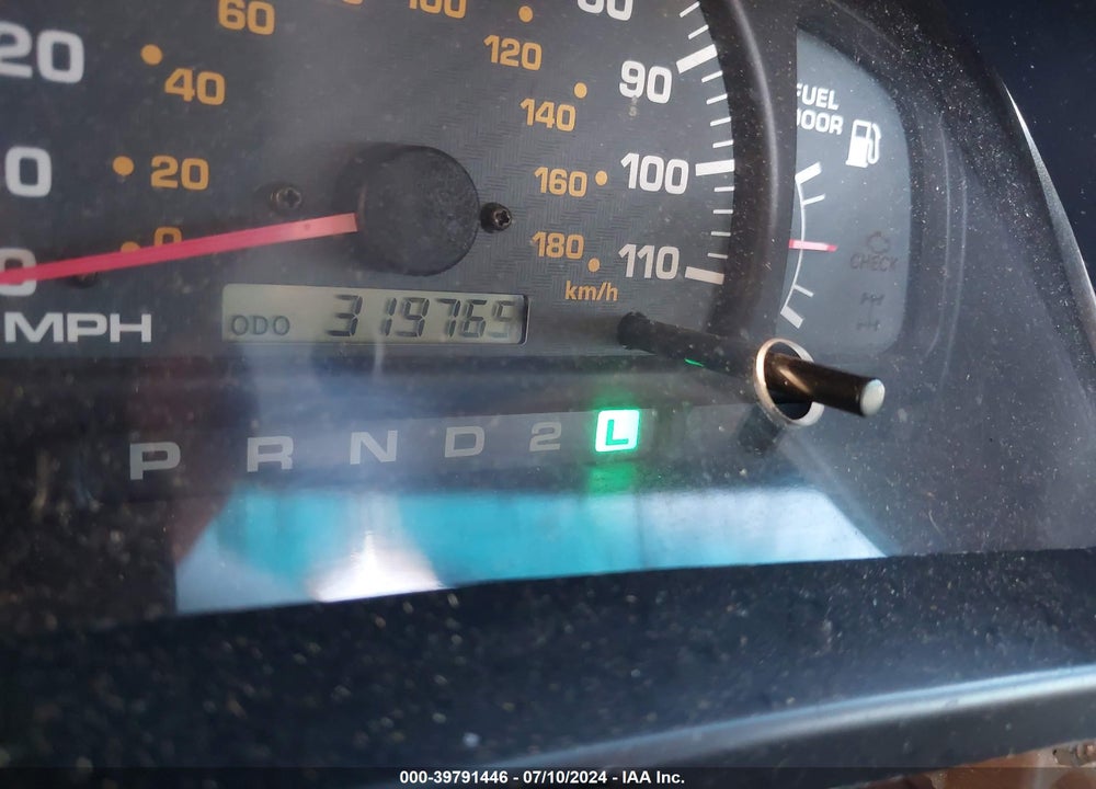 2000 TOYOTA 4RUNNER SR5 V6 VIN: JT3GN86R8Y0142102