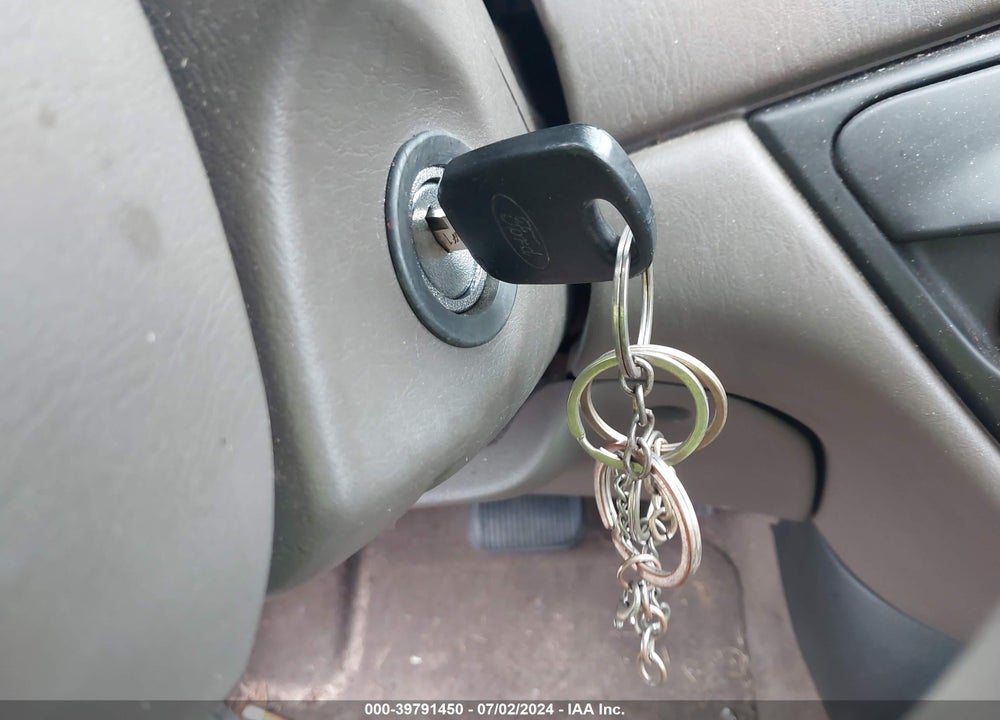 2003 FORD FOCUS SE VIN: 1FAFP34P93W130705