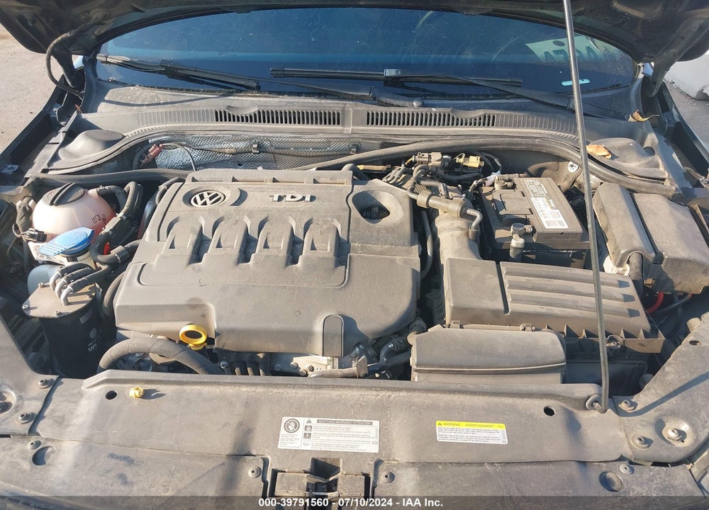 2015 VOLKSWAGEN JETTA 2.0L TDI S VIN: 3VWLA7AJ7FM263082