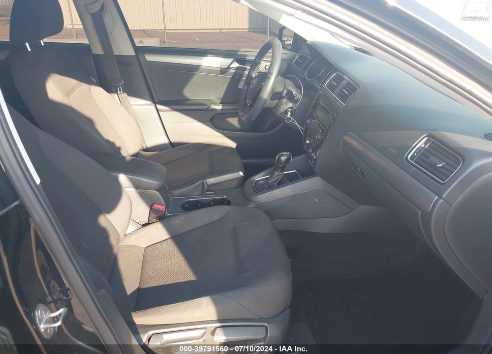 2015 VOLKSWAGEN JETTA 2.0L TDI S VIN: 3VWLA7AJ7FM263082