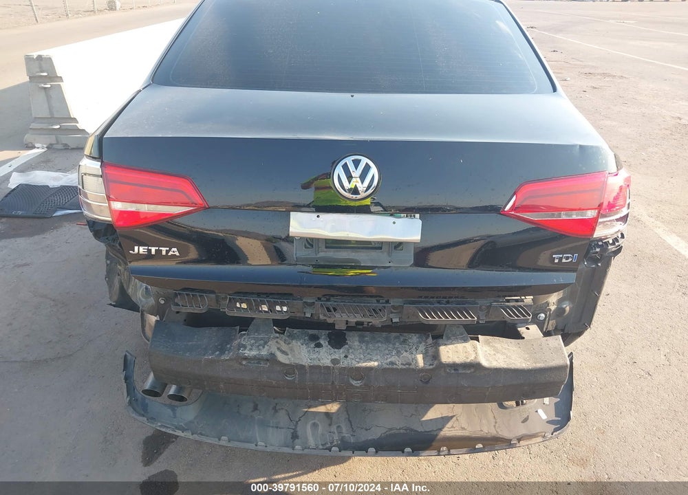 2015 VOLKSWAGEN JETTA 2.0L TDI S VIN: 3VWLA7AJ7FM263082