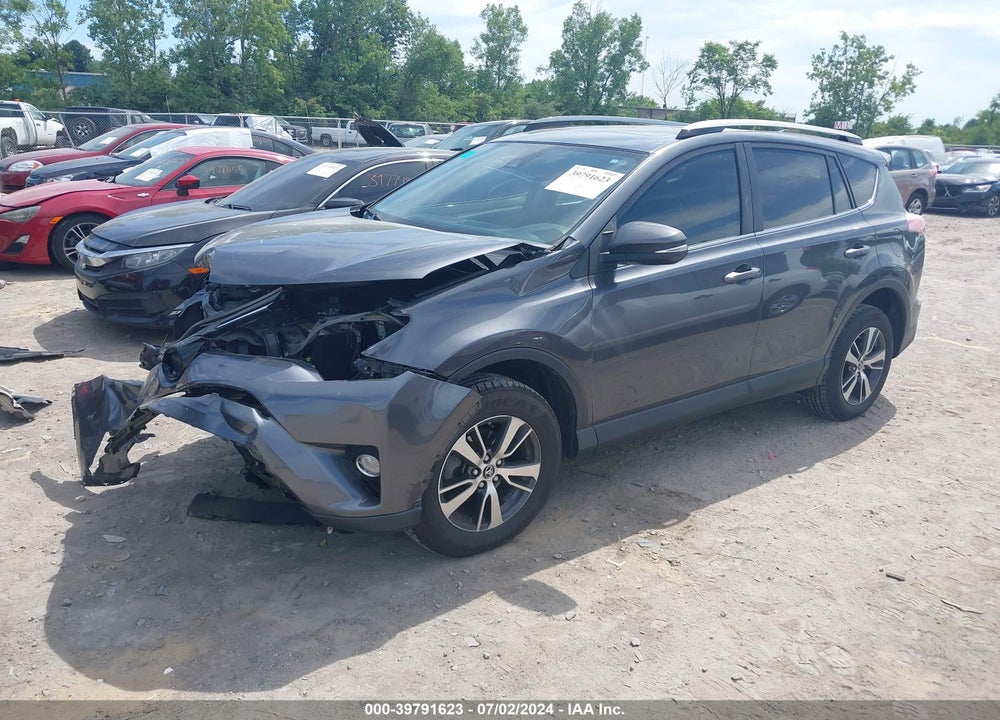 2018 TOYOTA RAV4 XLE VIN: JTMWFREVXJD117581