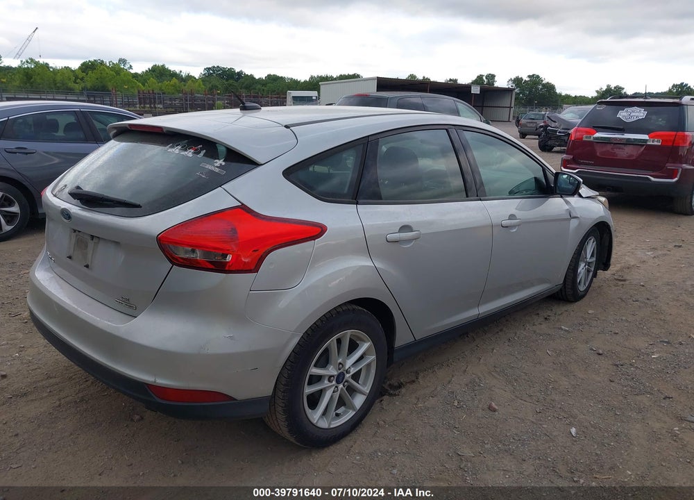 2015 FORD FOCUS SE VIN: 1FADP3K26FL224464