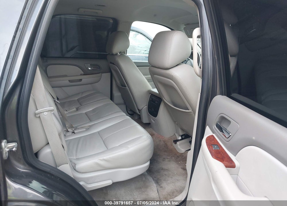2010 CHEVROLET TAHOE LT VIN: 1GNUKBE06AR256325