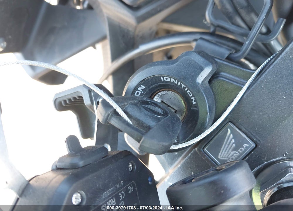 2021 HONDA CBR500 RA VIN: MLHPC6252M5200028