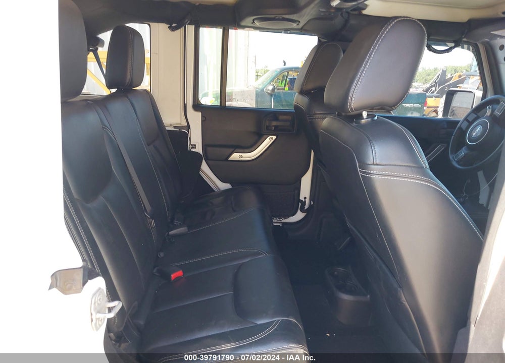 2014 JEEP WRANGLER UNLIMITED SAHARA VIN: 1C4BJWEG5EL233778