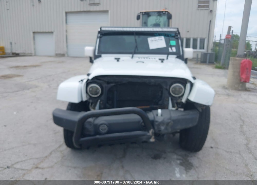 2014 JEEP WRANGLER UNLIMITED SAHARA VIN: 1C4BJWEG5EL233778
