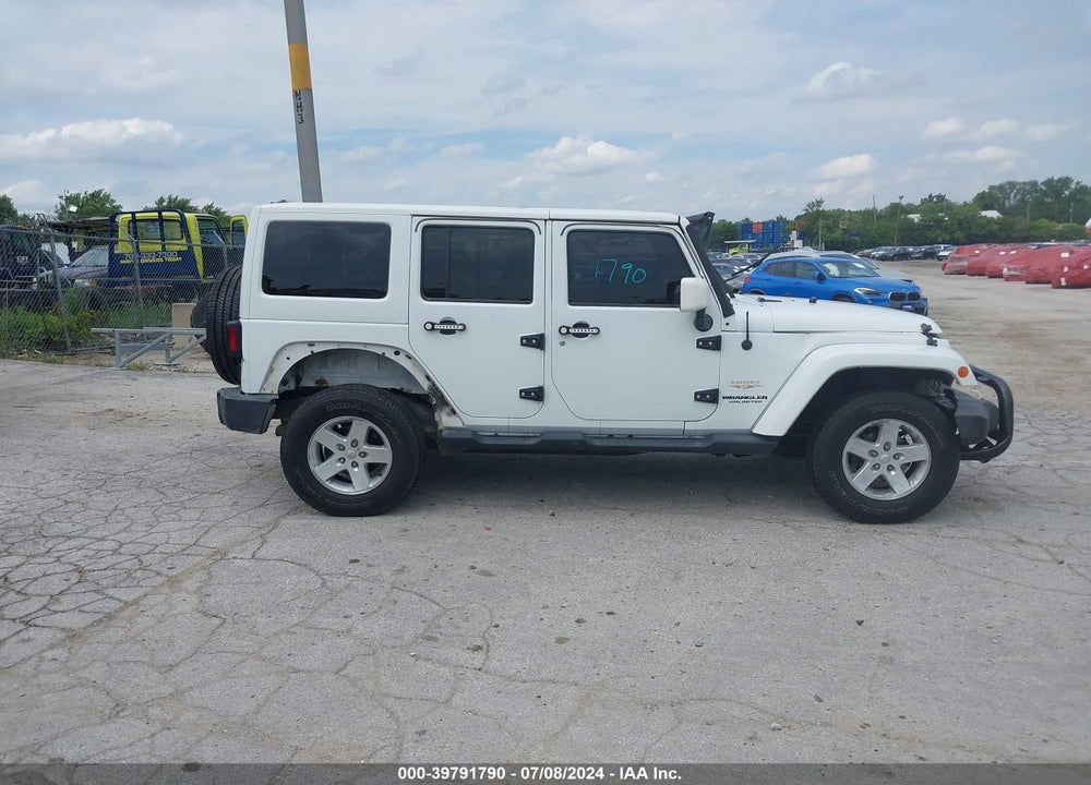 2014 JEEP WRANGLER UNLIMITED SAHARA VIN: 1C4BJWEG5EL233778