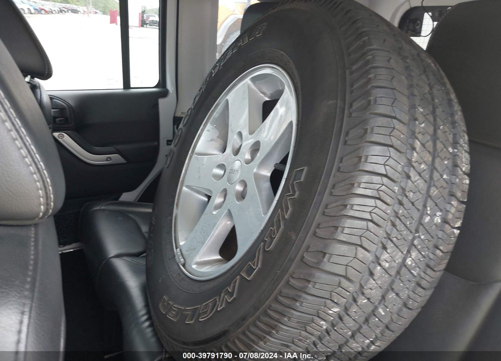 2014 JEEP WRANGLER UNLIMITED SAHARA VIN: 1C4BJWEG5EL233778