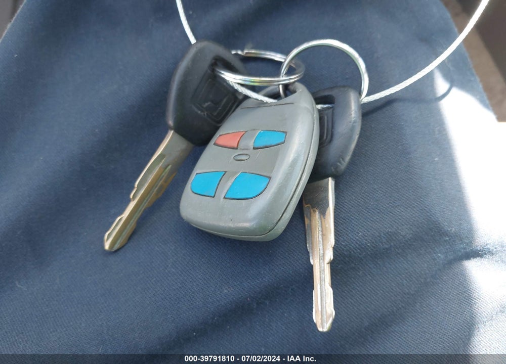 2000 HONDA ACCORD 2.3 LX VIN: 3HGCG6657YG704557