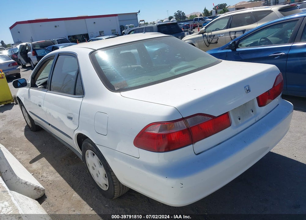 2000 HONDA ACCORD 2.3 LX VIN: 3HGCG6657YG704557