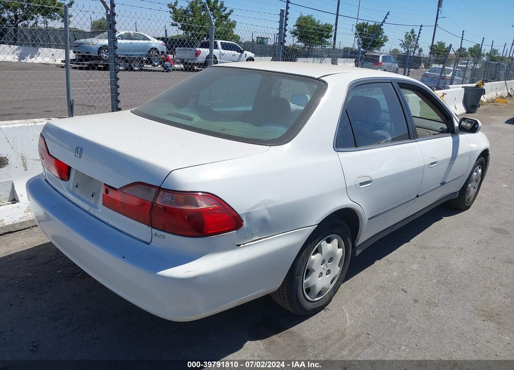 2000 HONDA ACCORD 2.3 LX VIN: 3HGCG6657YG704557