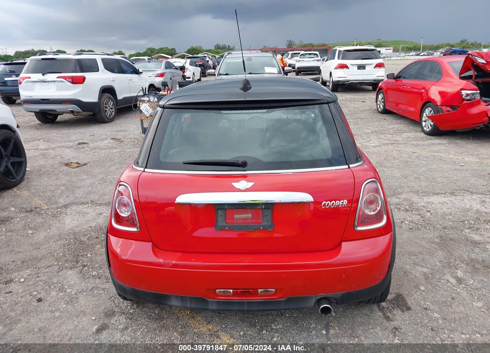 2013 MINI HARDTOP COOPER VIN: WMWSU3C59DT688944