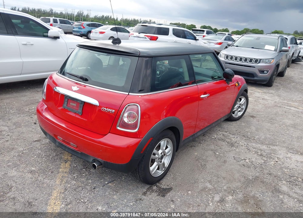 2013 MINI HARDTOP COOPER VIN: WMWSU3C59DT688944
