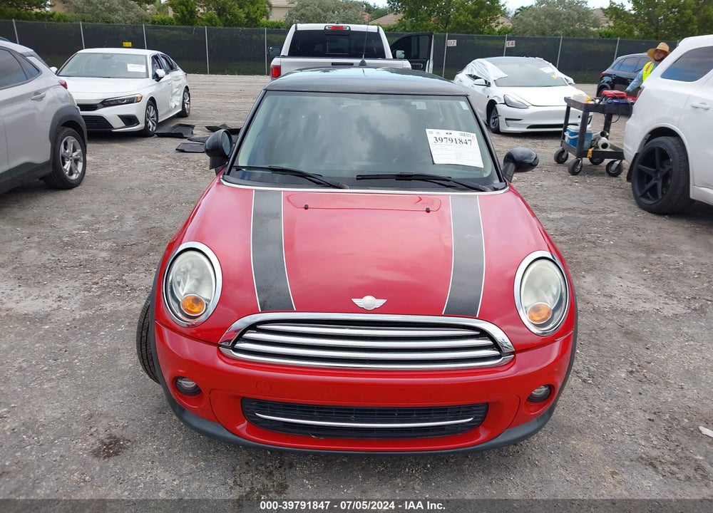 2013 MINI HARDTOP COOPER VIN: WMWSU3C59DT688944