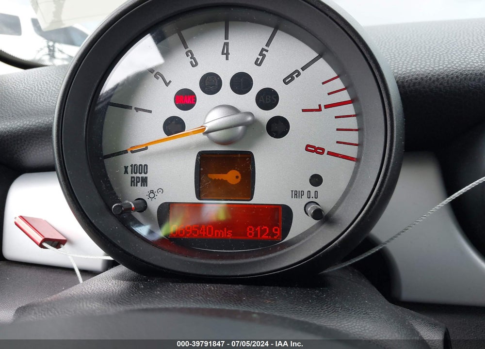 2013 MINI HARDTOP COOPER VIN: WMWSU3C59DT688944