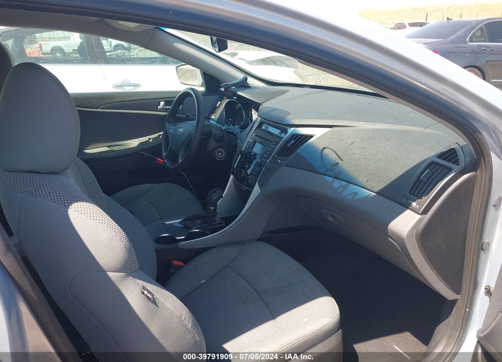 2014 HYUNDAI SONATA GLS VIN: 5NPEB4AC3EH877141