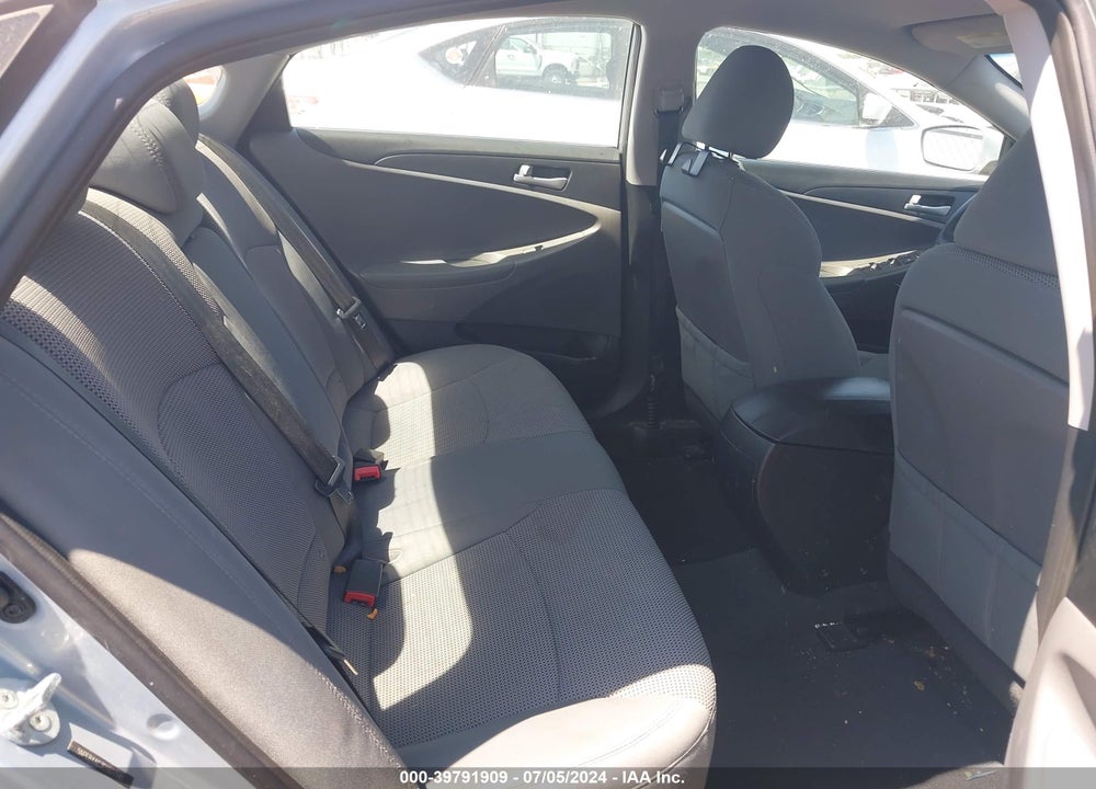 2014 HYUNDAI SONATA GLS VIN: 5NPEB4AC3EH877141