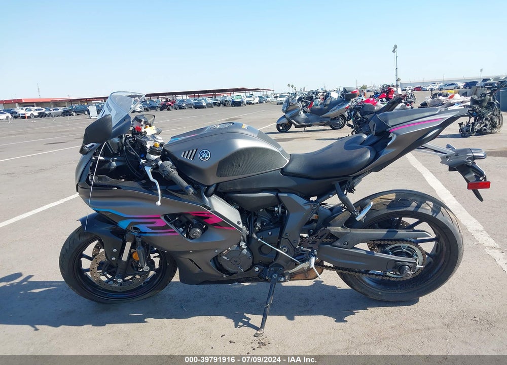 2024 YAMAHA YZFR7 VIN: JYARM38E9RA009912