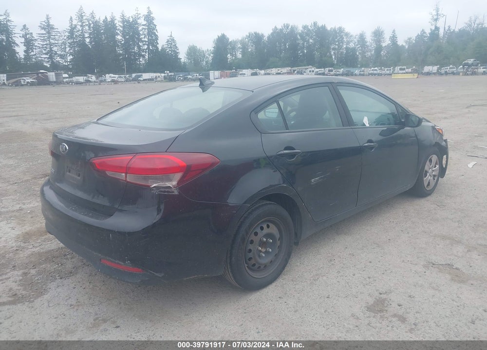 2018 KIA FORTE LX VIN: 3KPFK4A79JE251812