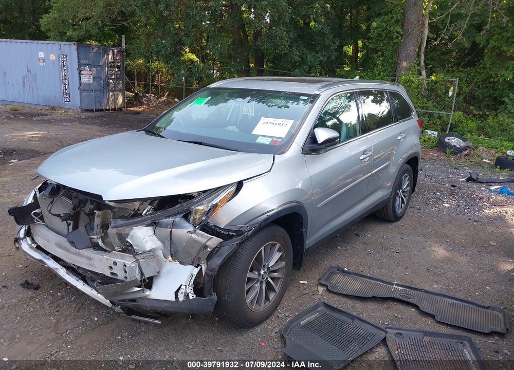 2019 TOYOTA HIGHLANDER XLE VIN: 5TDJZRFH8KS922768