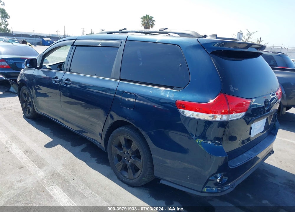 2011 TOYOTA SIENNA LE V6 VIN: 5TDKK3DC4BS069329