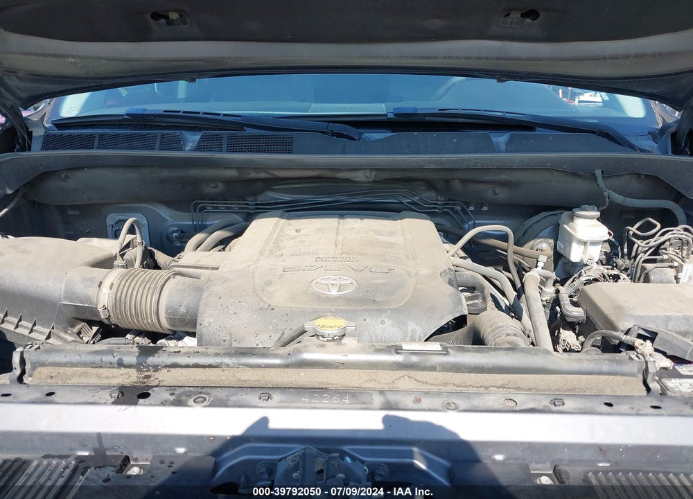 2017 TOYOTA TUNDRA SR5 5.7L V8 VIN: 5TFEY5F1XHX217053