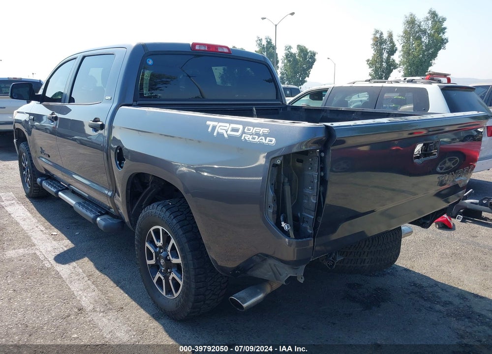 2017 TOYOTA TUNDRA SR5 5.7L V8 VIN: 5TFEY5F1XHX217053