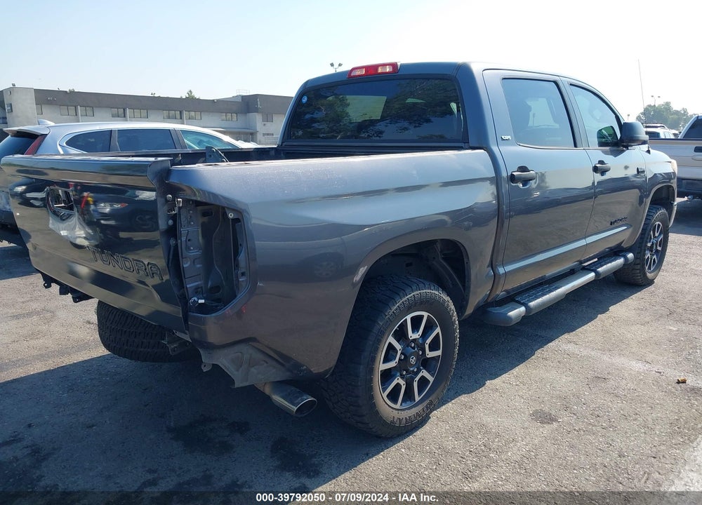 2017 TOYOTA TUNDRA SR5 5.7L V8 VIN: 5TFEY5F1XHX217053