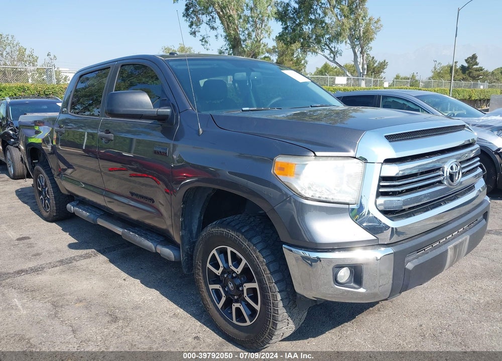 2017 TOYOTA TUNDRA SR5 5.7L V8 VIN: 5TFEY5F1XHX217053