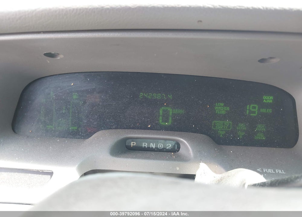 1998 MERCURY GRAND MARQUIS VIN: 2MEFM75W5WX679339
