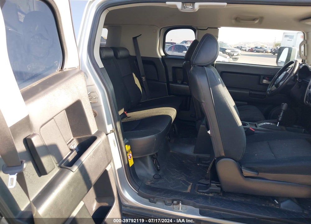 2007 TOYOTA FJ CRUISER VIN: JTEZU11F970013310