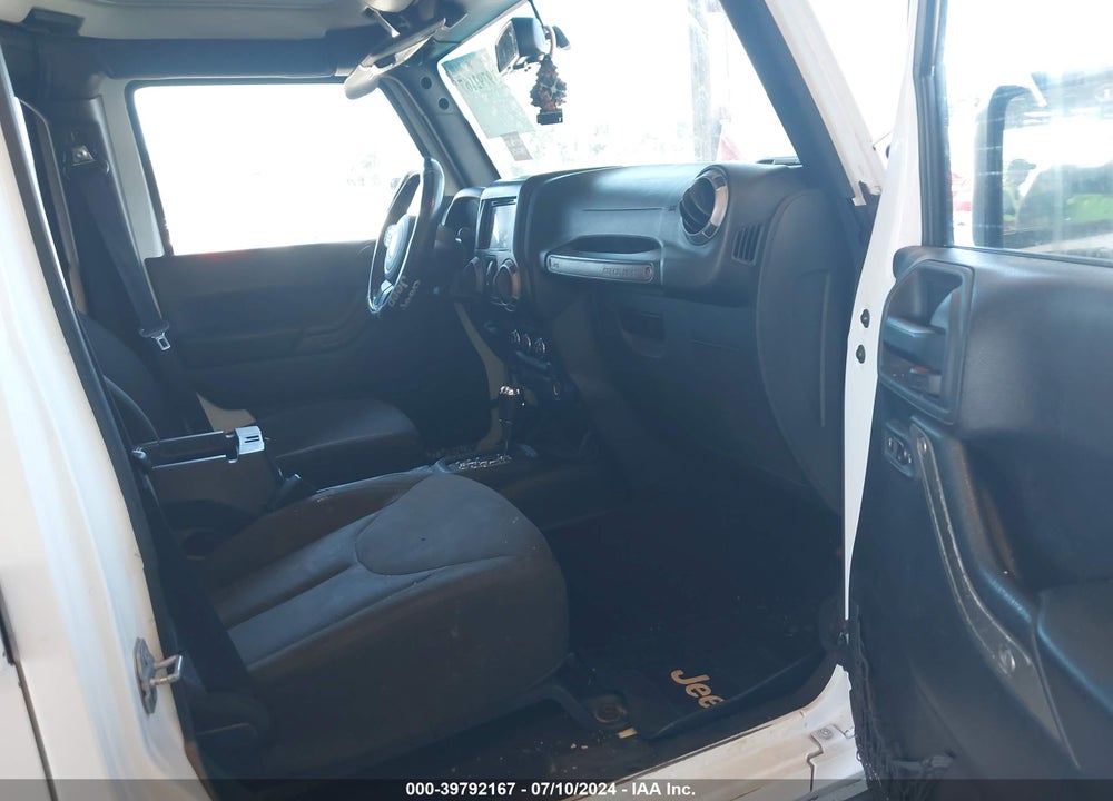 2015 JEEP WRANGLER UNLIMITED WILLYS WHEELER VIN: 1C4BJWDG2FL637625