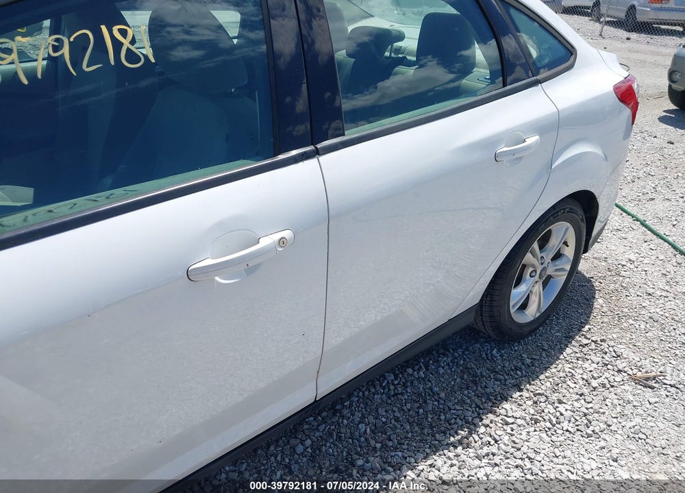 2014 FORD FOCUS SE VIN: 1FADP3F21EL276254