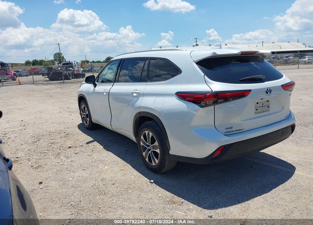 2022 TOYOTA HIGHLANDER HYBRID XLE VIN: 5TDGARAH9NS513384