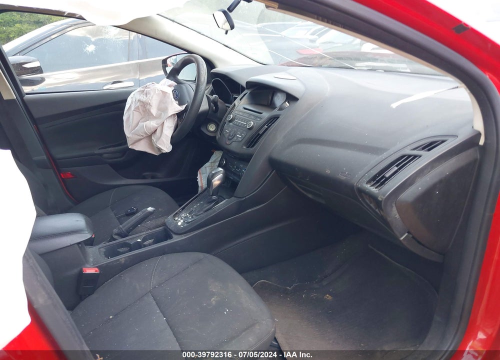 2016 FORD FOCUS SE VIN: 1FADP3F21GL393223