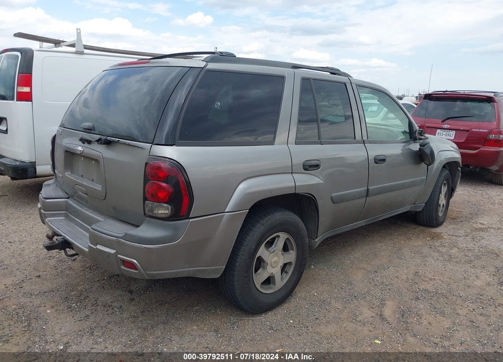 2005 CHEVROLET TRAILBLAZER LS VIN: 1GNDT13S552185385