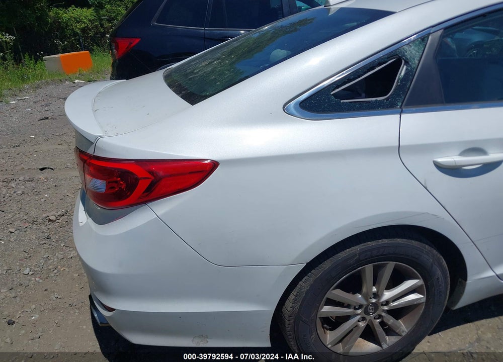 2017 HYUNDAI SONATA VIN: 5NPE24AF4HH493335