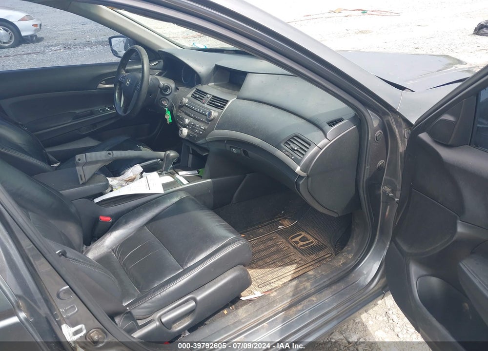2011 HONDA ACCORD 2.4 SE VIN: 1HGCP2F66BA131318