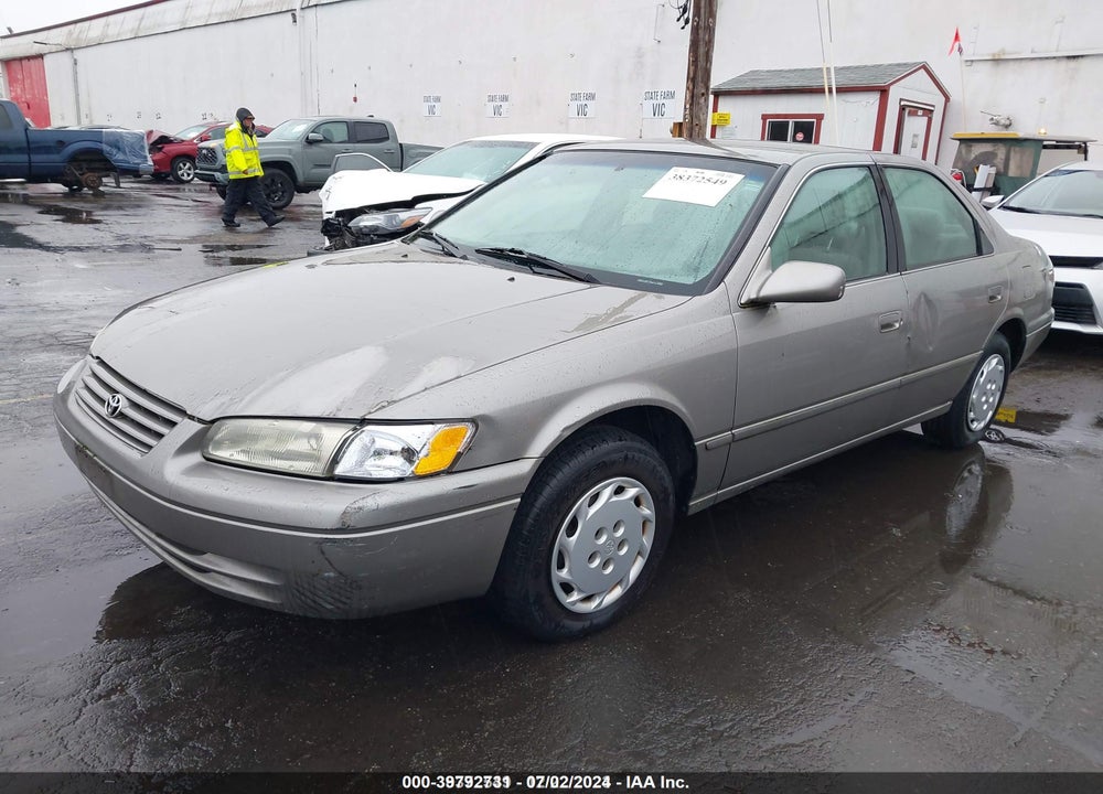1998 TOYOTA CAMRY LE VIN: JT2BG22K4W0226834