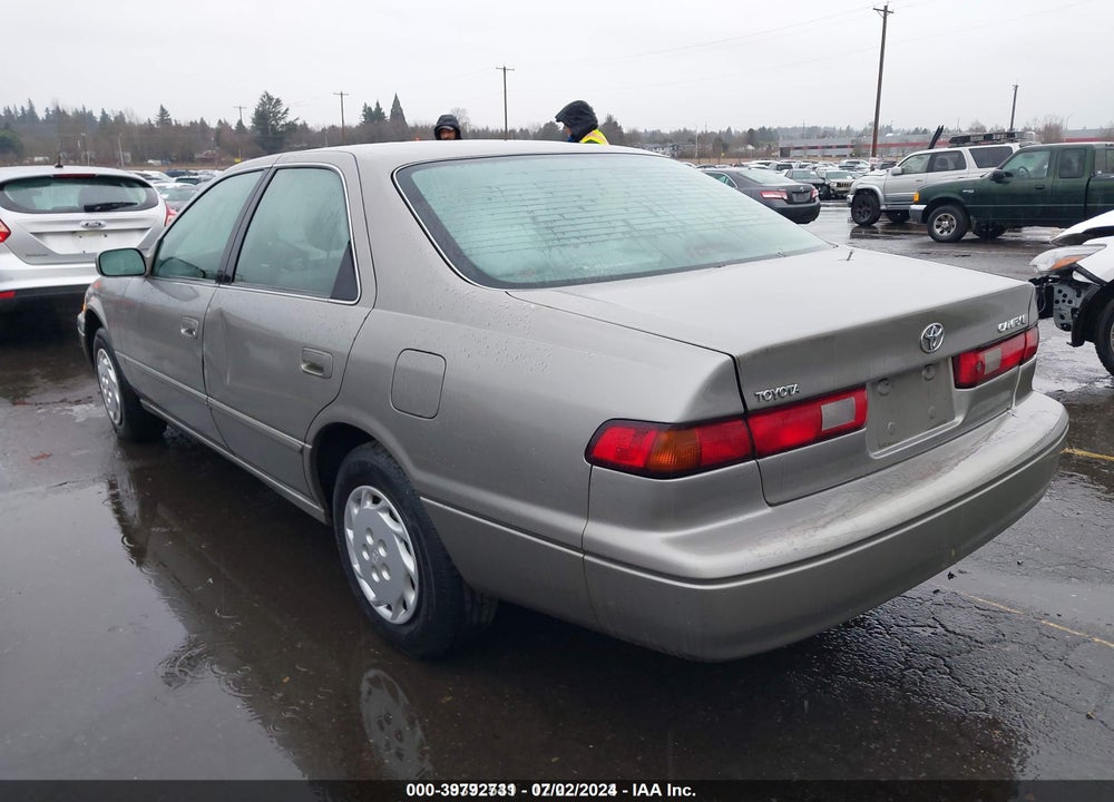 1998 TOYOTA CAMRY LE VIN: JT2BG22K4W0226834