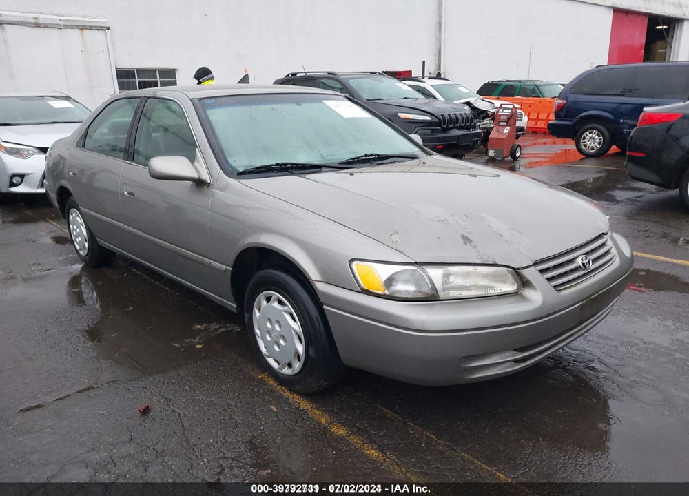 1998 TOYOTA CAMRY LE VIN: JT2BG22K4W0226834
