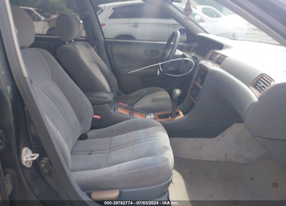2001 TOYOTA CAMRY CE VIN: 4T1BG22K51U069853