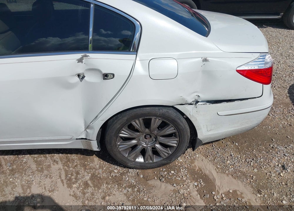 2010 HYUNDAI GENESIS 3.8 VIN: KMHGC4DE0AU076133