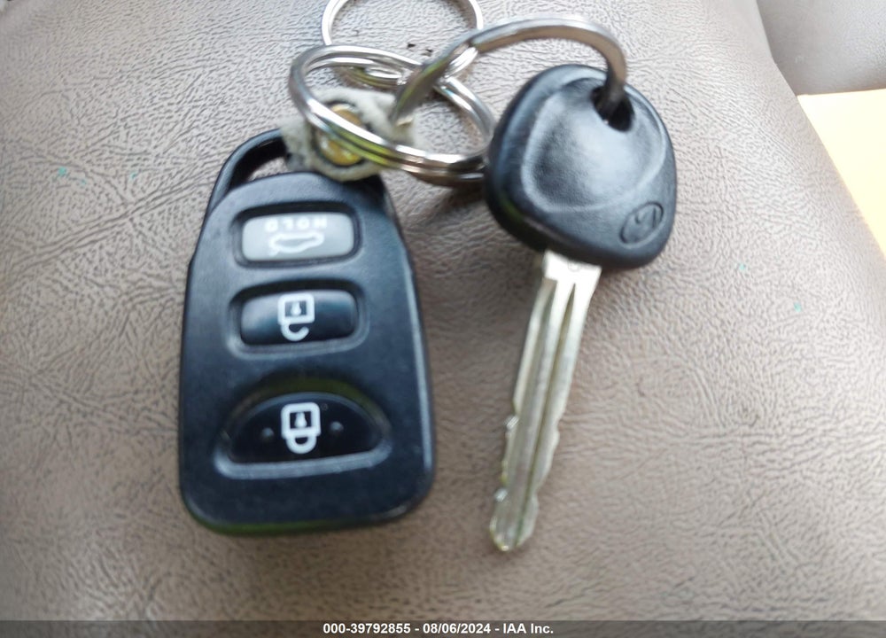 2014 HYUNDAI ELANTRA SE VIN: 5NPDH4AE5EH497424
