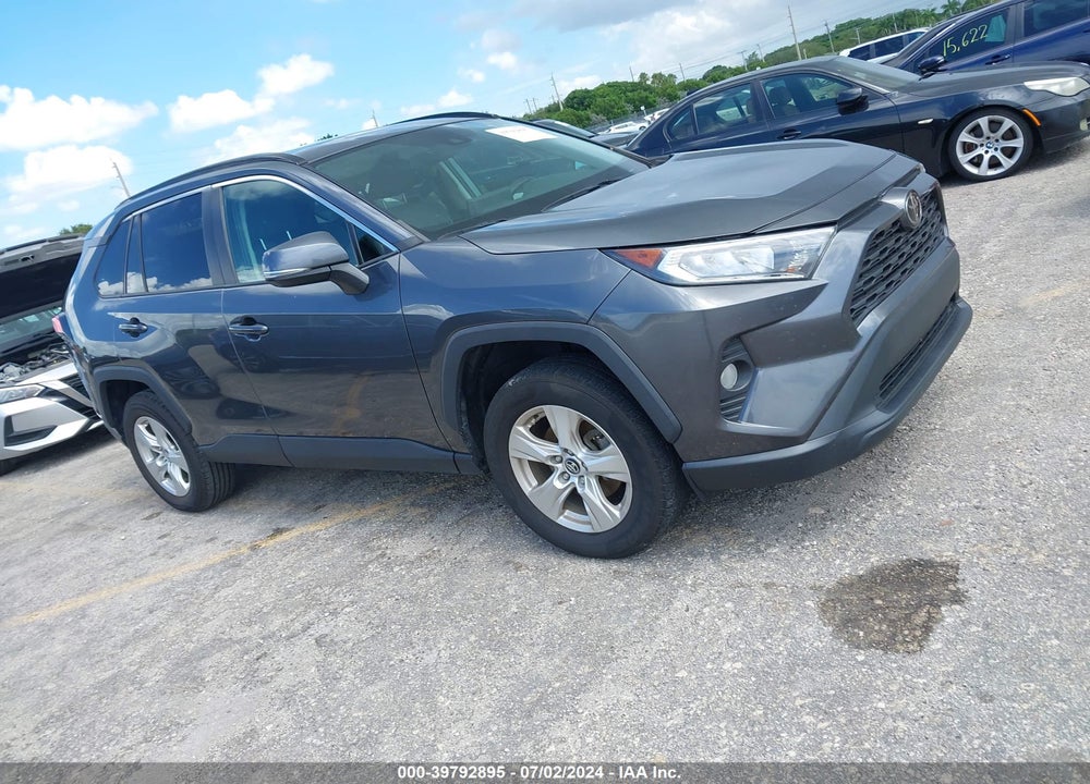 2021 TOYOTA RAV4 XLE VIN: 2T3W1RFV8MC103426