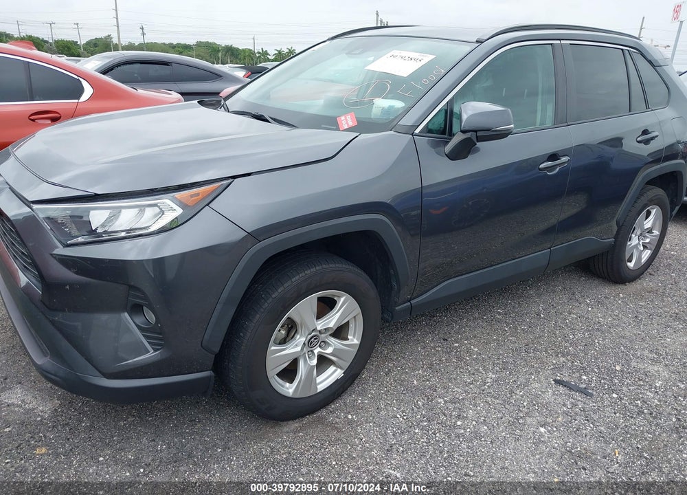 2021 TOYOTA RAV4 XLE VIN: 2T3W1RFV8MC103426