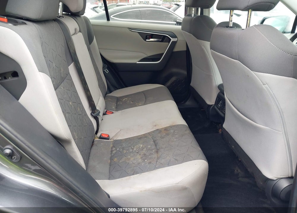 2021 TOYOTA RAV4 XLE VIN: 2T3W1RFV8MC103426