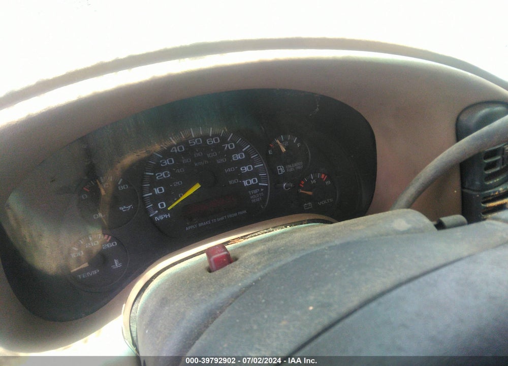 1999 CHEVROLET ASTRO VIN: 1GCDM19W8XB126057