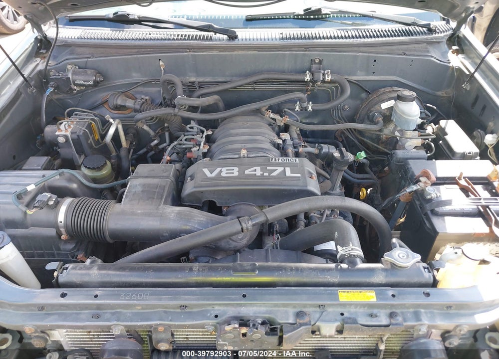 2005 TOYOTA SEQUOIA SR5 V8 VIN: 5TDBT44A15S256663